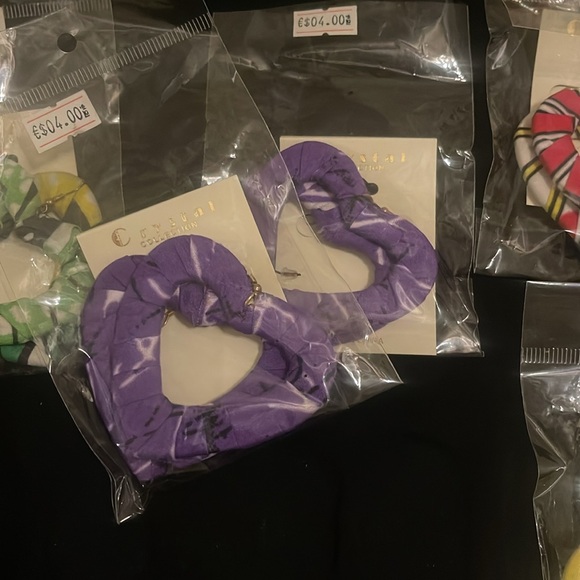 Assorted color heart earrings - Picture 2 of 4